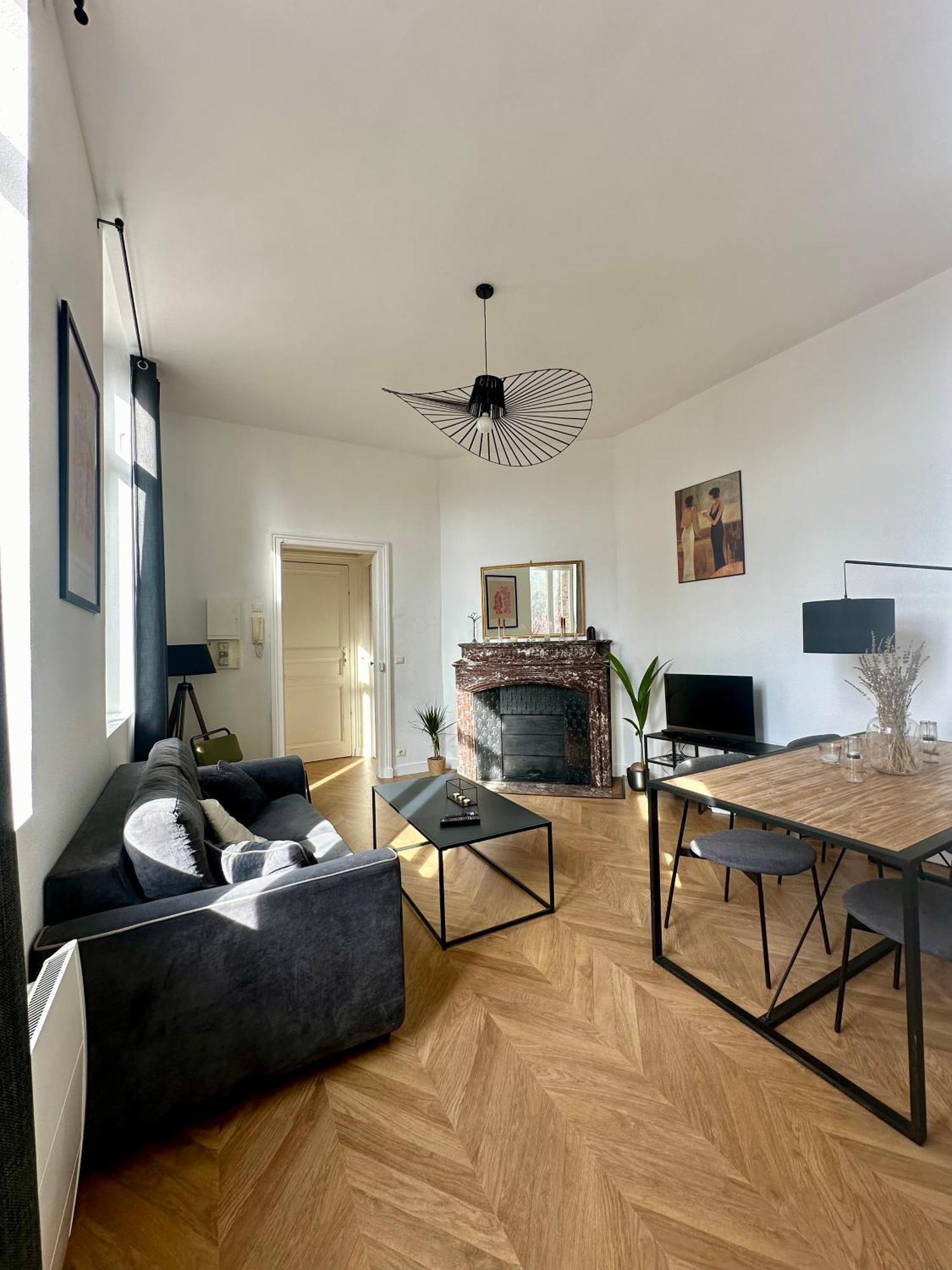 Spacieux Appt Haussmannien Parking Prive Amiens Exterior photo