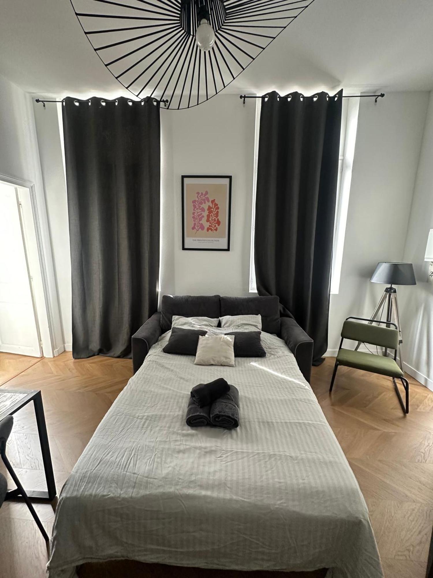 Spacieux Appt Haussmannien Parking Prive Amiens Exterior photo