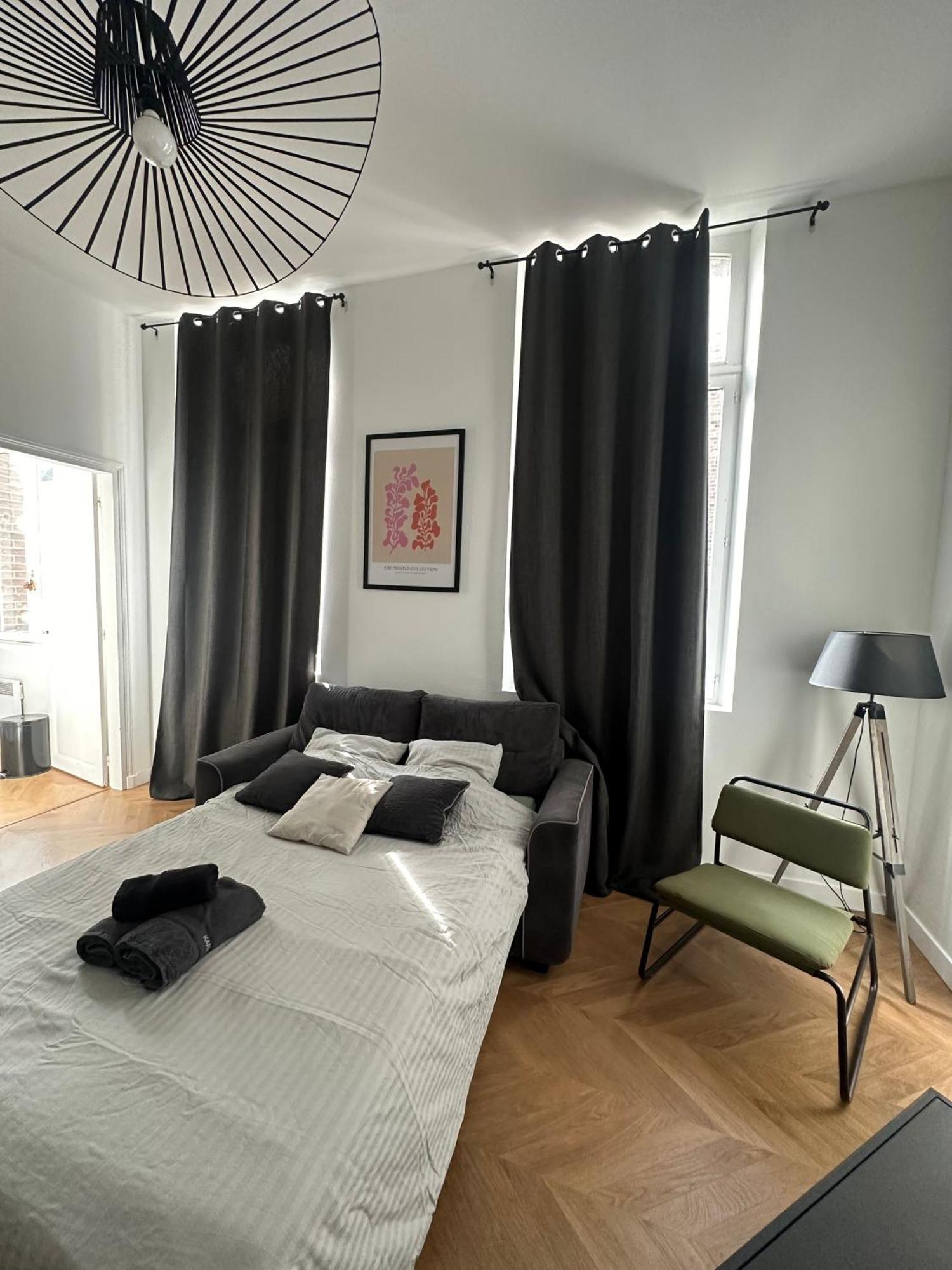 Spacieux Appt Haussmannien Parking Prive Amiens Exterior photo