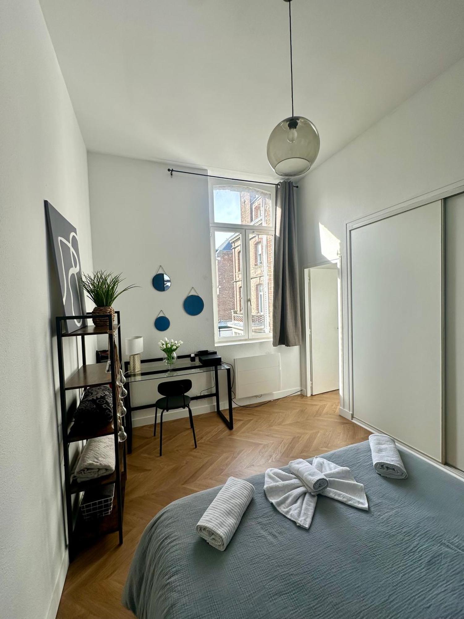Spacieux Appt Haussmannien Parking Prive Amiens Exterior photo